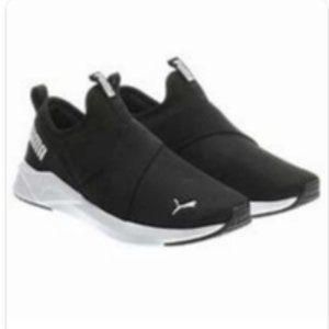 NWOT Women's Puma Chroma Slip On Sneakers, size 7. Black